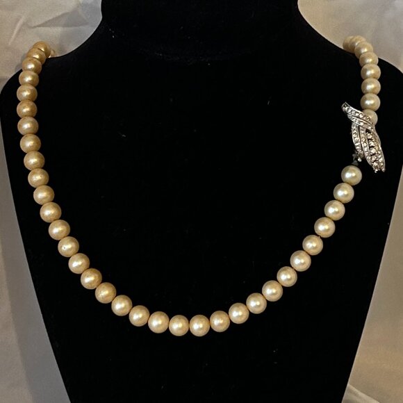 Genuine Creme Pearls by J&L Hartzberg - Picture 1 of 6